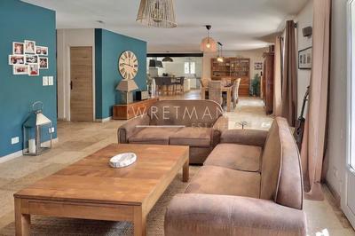 Villa - 232 m² - 9 pièces