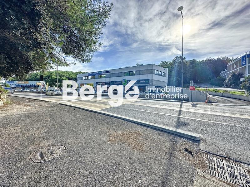 Local commercial - 200 m²