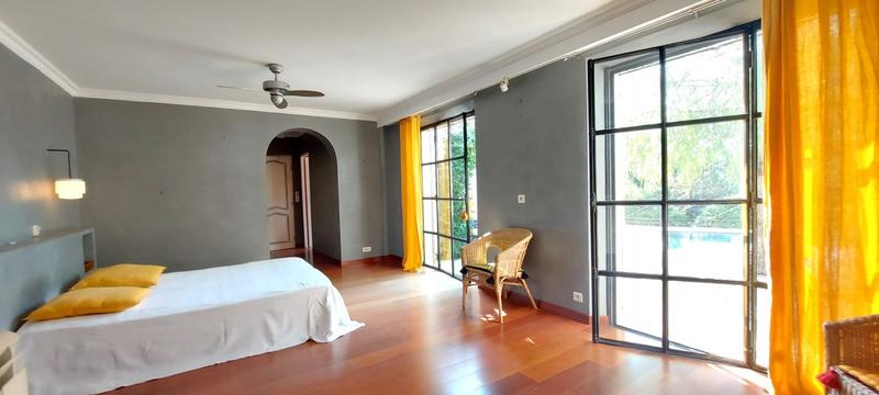 Villa - 182 m² - 6 pièces