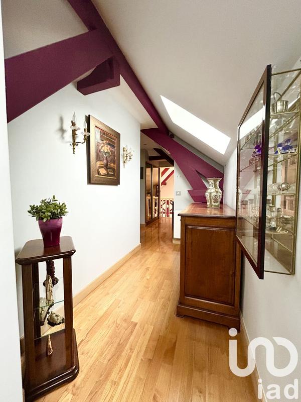 Maison - 313 m² - 9 pièces