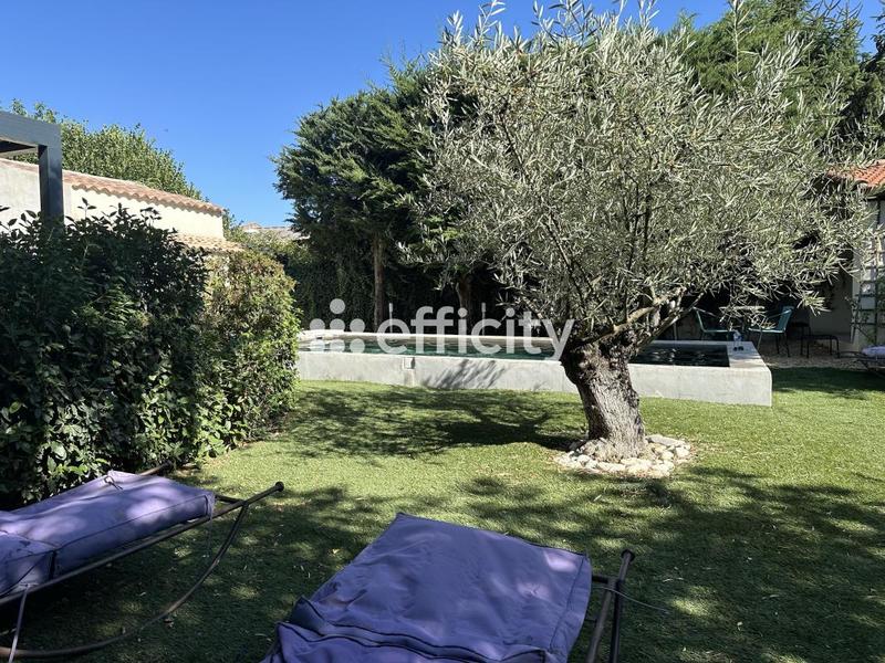 Maison - 254 m² - 10 pièces