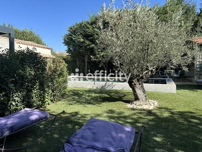 Maison - 254 m² - 10 pièces