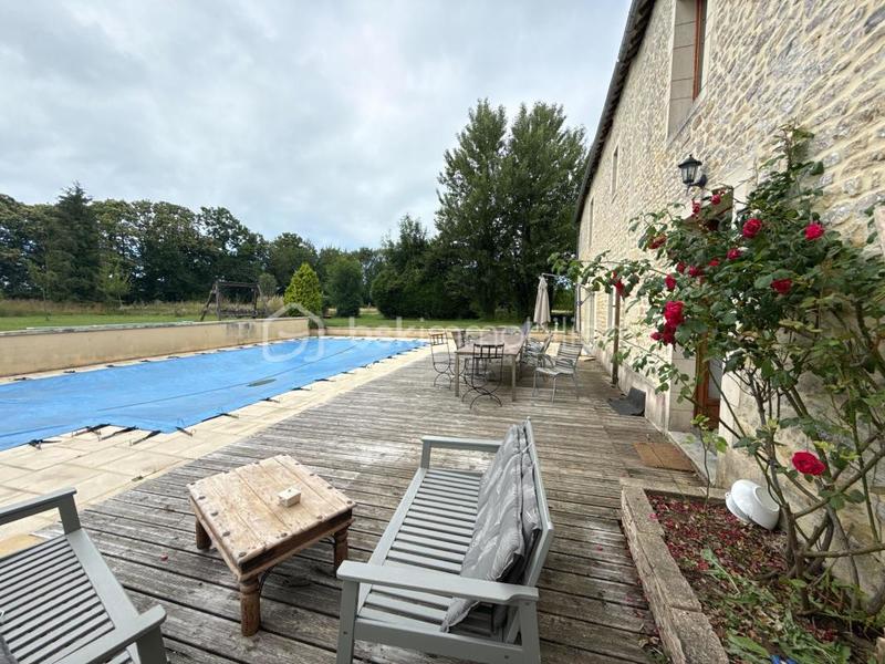 Demeure - 326 m² - 11 pièces