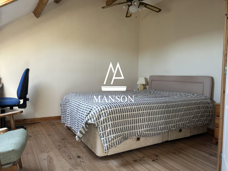 Maison ancienne - 330 m² - 15 pièces