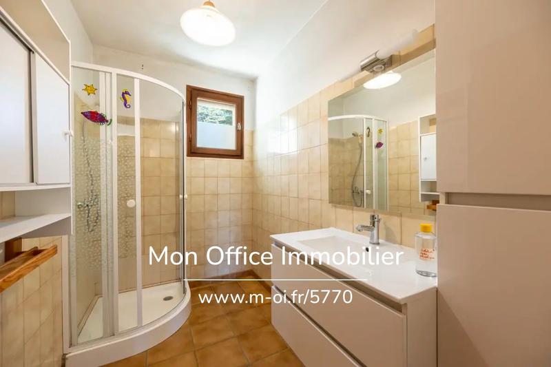 Maison - 210 m² - 7 pièces