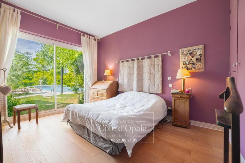 Propriété - 234 m² - 9 pièces