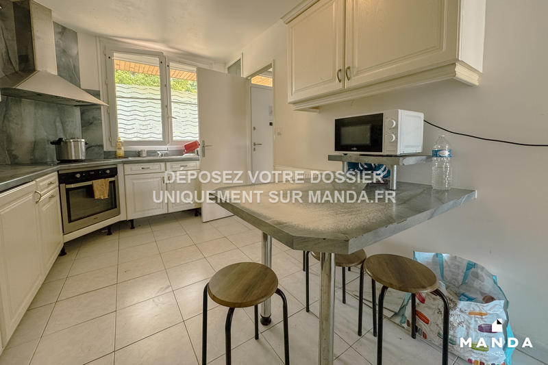 Chambre - 9 m² - 5 pièces