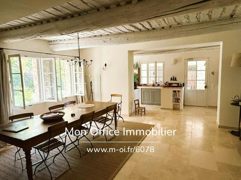 Maison - 255 m² - 10 pièces