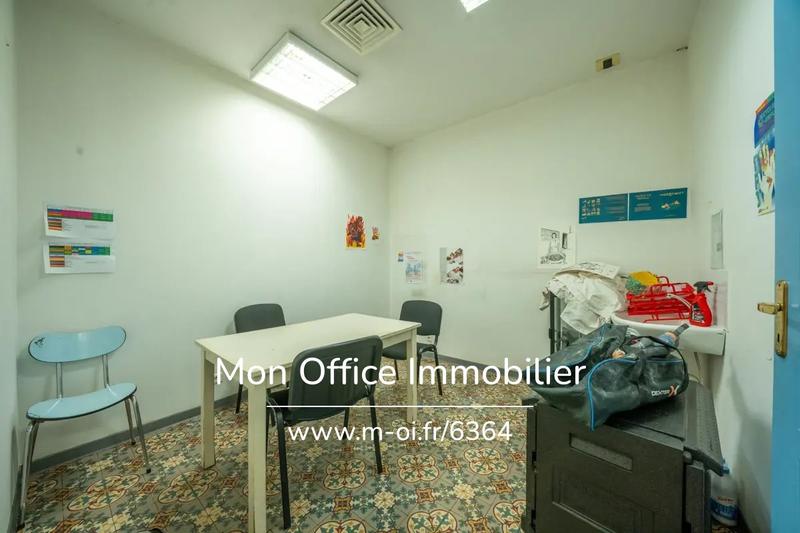 Bureau - 102 m² - 6 pièces