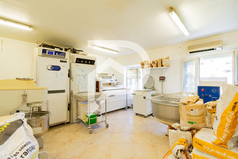 Fonds de commerce - 140 m²