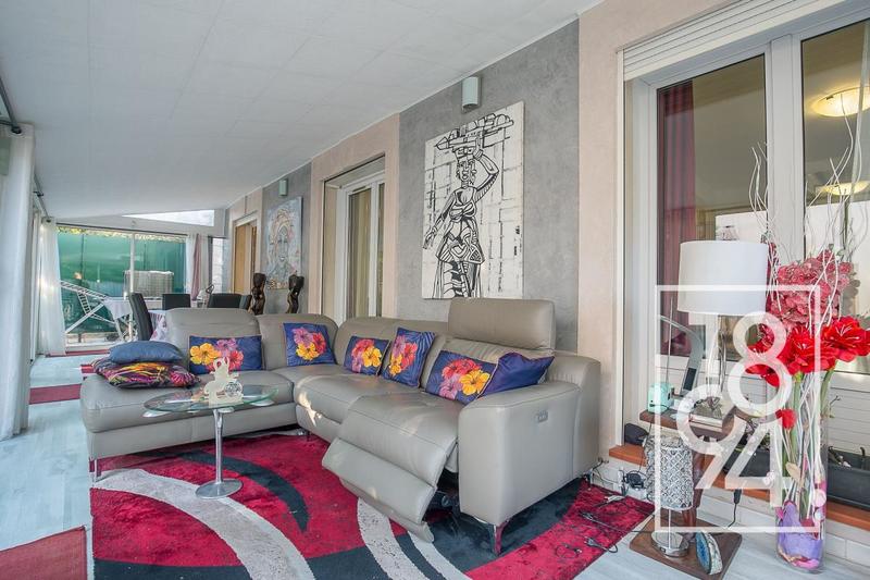 Maison - 211 m² - 10 pièces