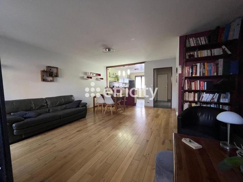 Pavillon - 90 m² - 4 pièces