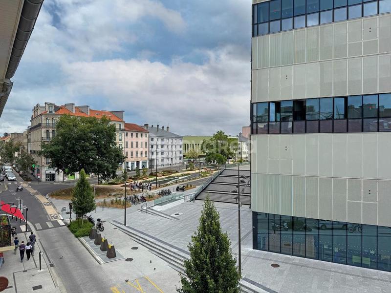 Appartement - 102 m² - 4 pièces