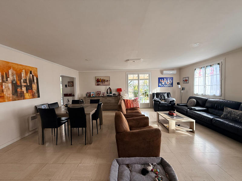 Maison - 680 m² - 12 pièces