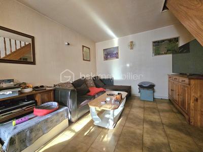 Maison - 60 m² - 8 pièces