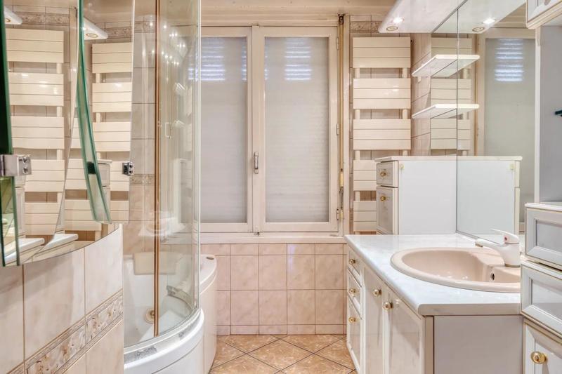 Maison - 215 m² - 8 pièces