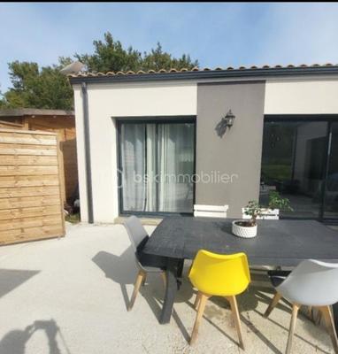 Maison - 93 m² - 4 pièces