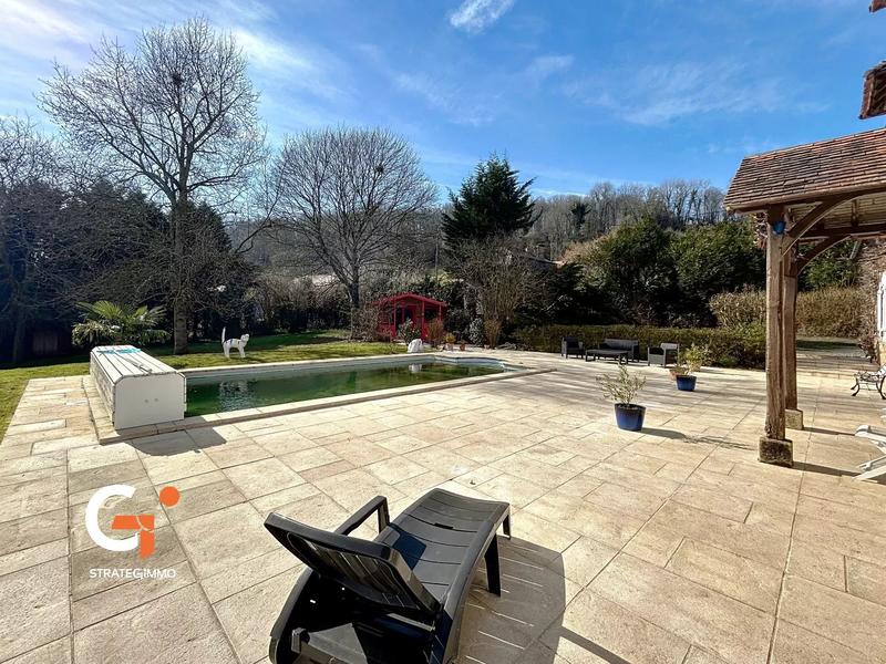 Maison - 189 m² - 7 pièces