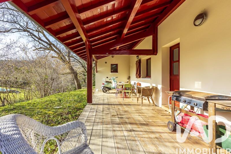 Maison - 215 m² - 8 pièces