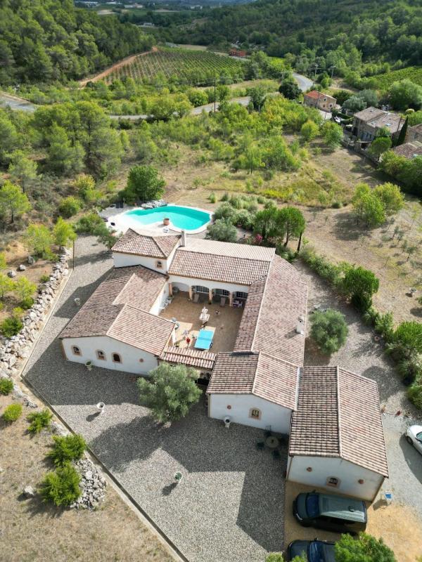 Demeure - 225 m² - 7 pièces