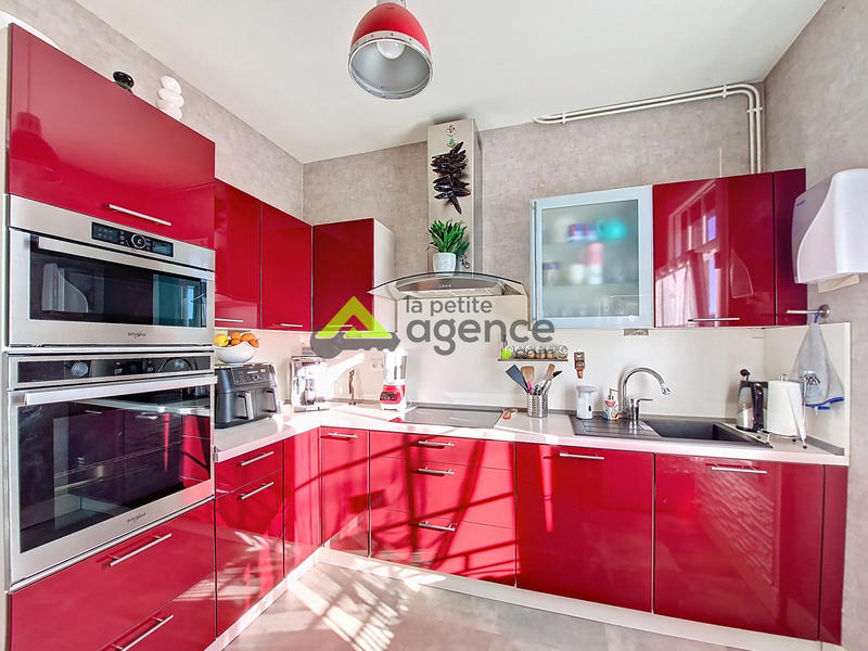 Maison - 98 m² - 5 pièces