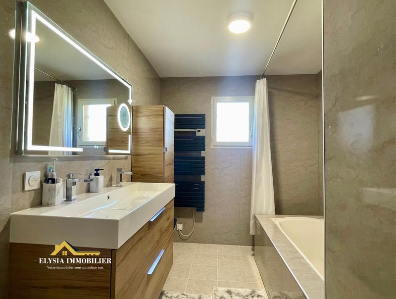 Maison - 88 m² - 4 pièces