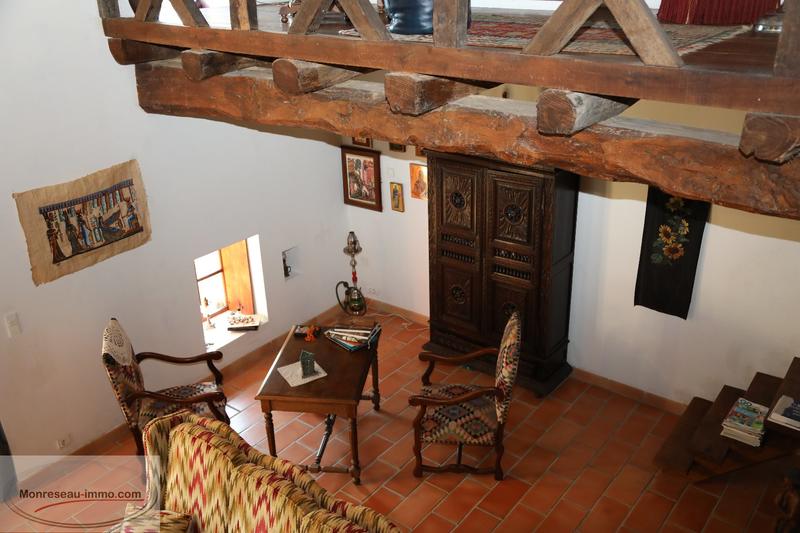 Propriété - 250 m² - 9 pièces