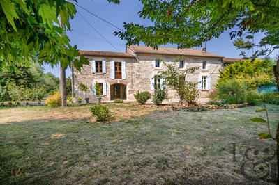 Maison - 313 m² - 8 pièces