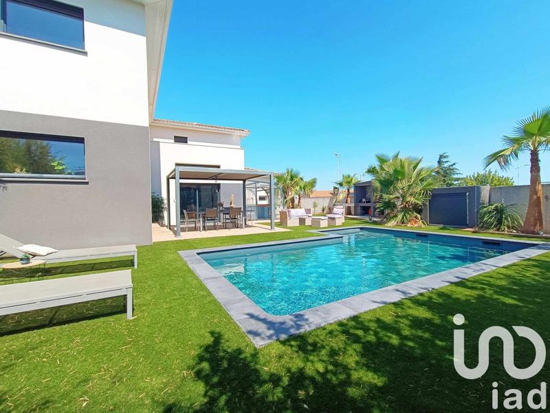 Maison - 230 m² - 7 pièces