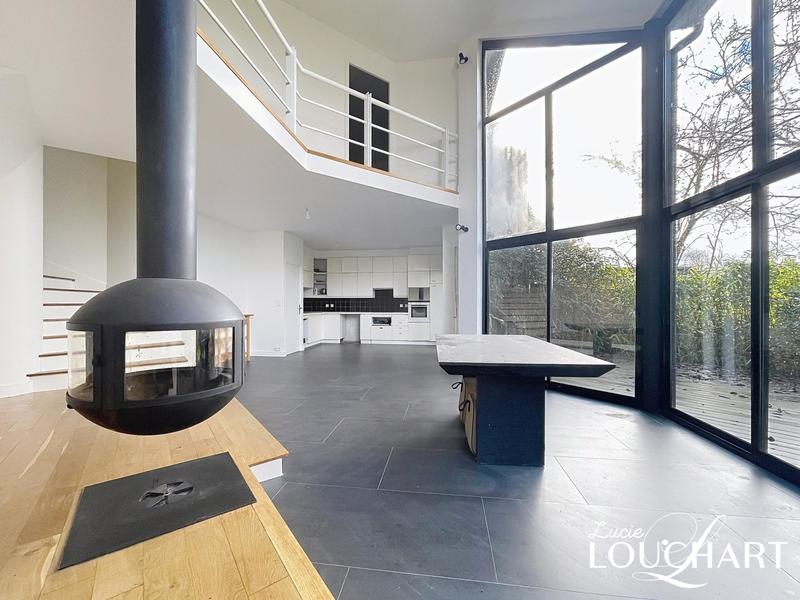 Maison - 230 m² - 8 pièces