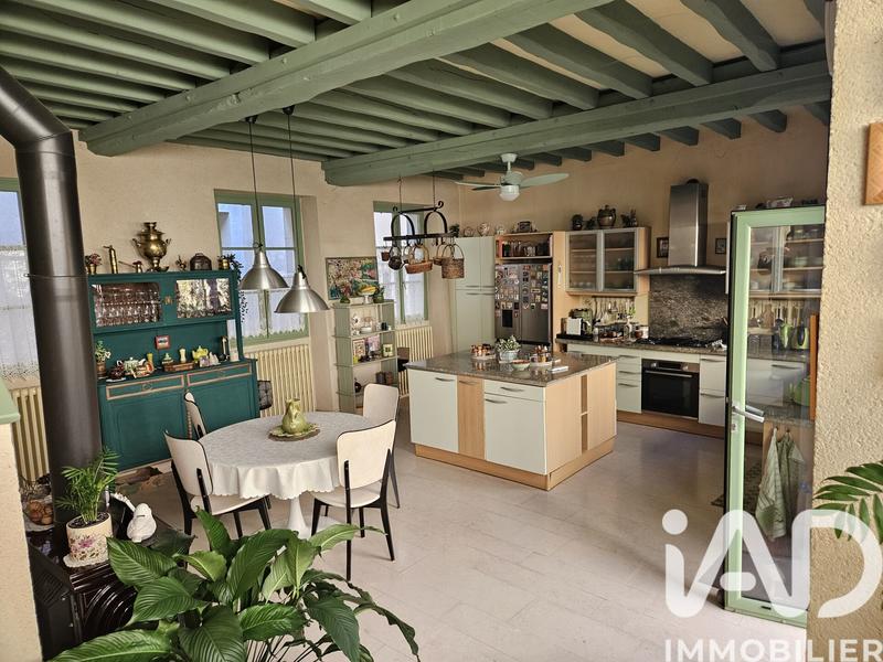 Maison - 214 m² - 6 pièces