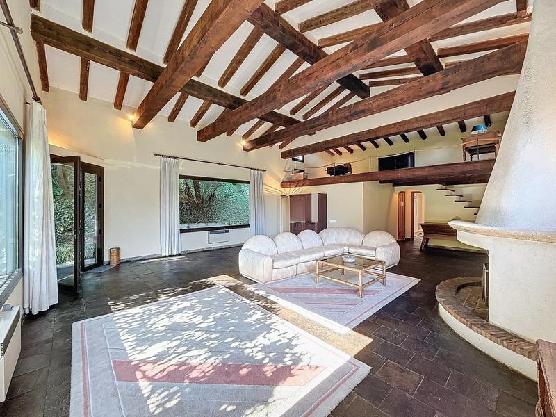 Propriété - 650 m² - 14 pièces