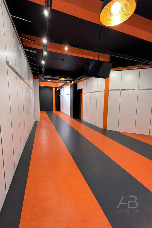 Local commercial - 99 m²