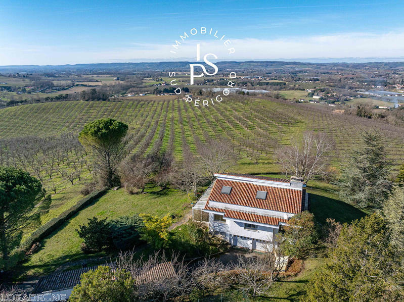 Maison - 203 m² - 6 pièces