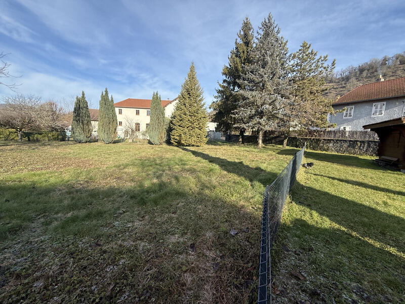 Terrain constructible - 885 m²