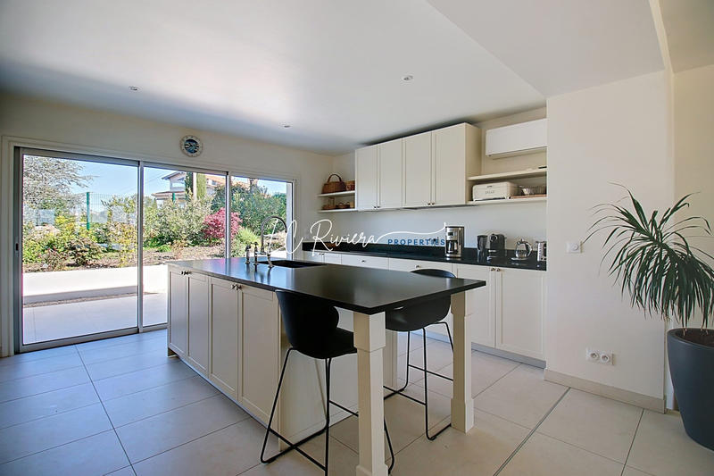 Villa - 250 m² - 8 pièces