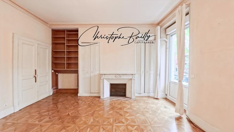 Appartement bourgeois - 158 m² - 4 pièces