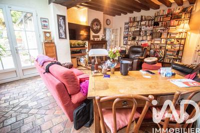 Maison - 285 m² - 9 pièces