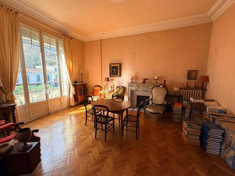 Appartement - 204 m² - 6 pièces