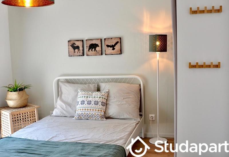 Chambre - 12 m² - 1 pièce