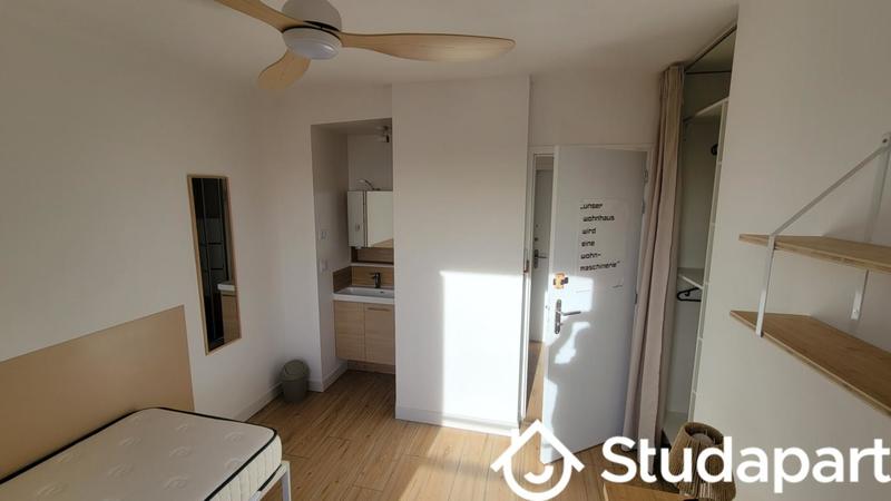 Chambre - 11 m² - 1 pièce