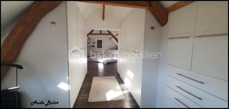 Corps de ferme - 280 m² - 10 pièces