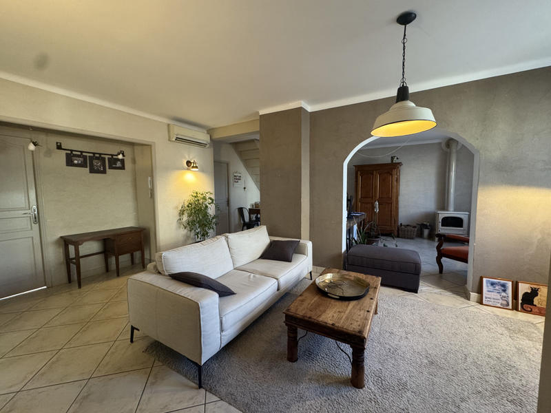 Maison - 213 m² - 7 pièces