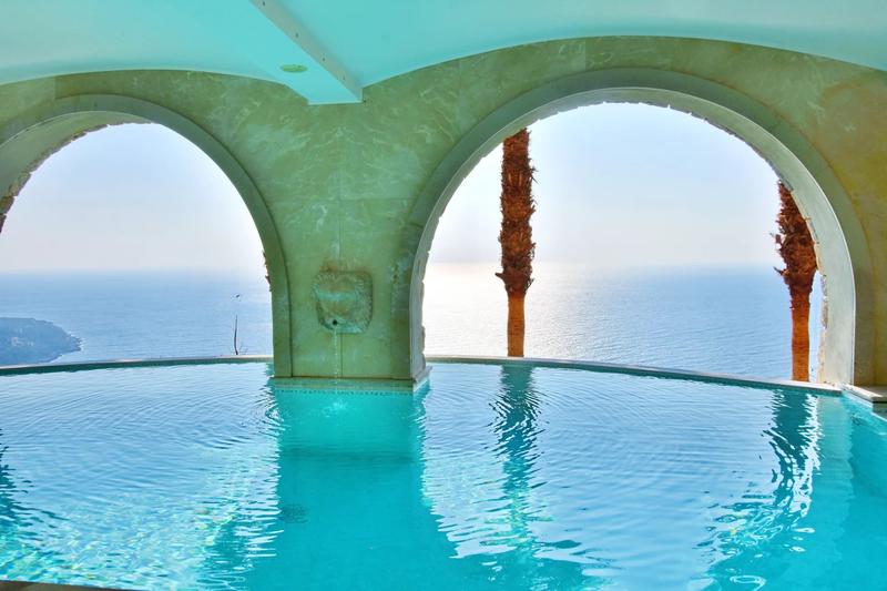 Villa - 301 m² - 8 pièces