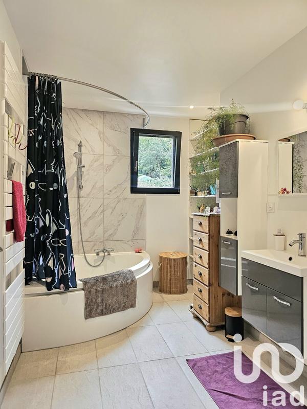 Maison - 198 m² - 7 pièces