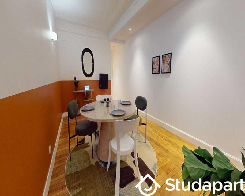 Chambre - 120 m² - 1 pièce