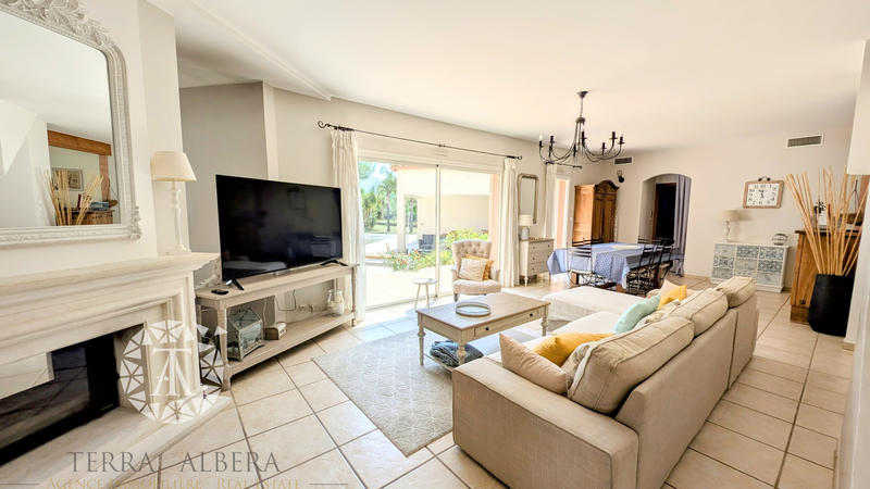 Villa - 254 m² - 8 pièces