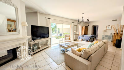 Villa - 254 m² - 8 pièces