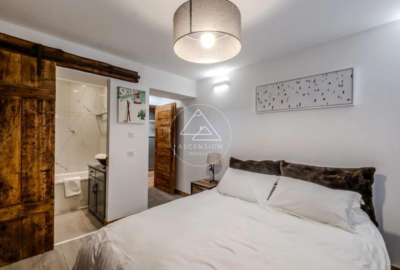 Châlet - 248 m² - 7 pièces