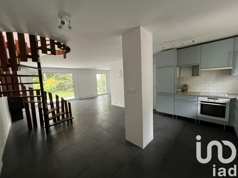 Maison - 96 m² - 5 pièces